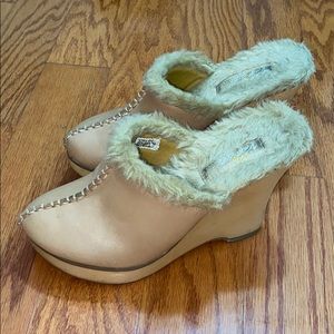 Tan Leather Wood Wedge Women’s Fur Shoes
